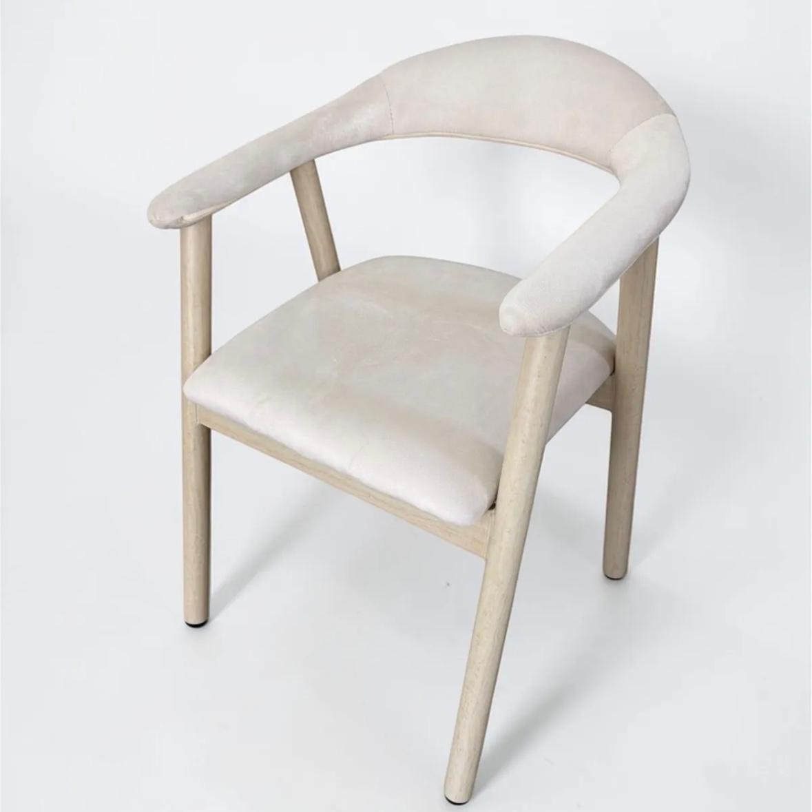 Chaises Berita
